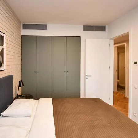 Skypark Luxury With Skyline View & Free Parking Bratysława