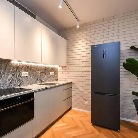 Skypark Luxury With Skyline View & Free Parking Apartment *