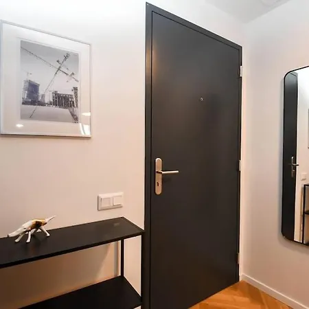 Apartment Skypark Luxury With Skyline View & Free Parking